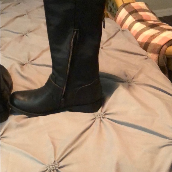 SOLD - Picture 3 of 5